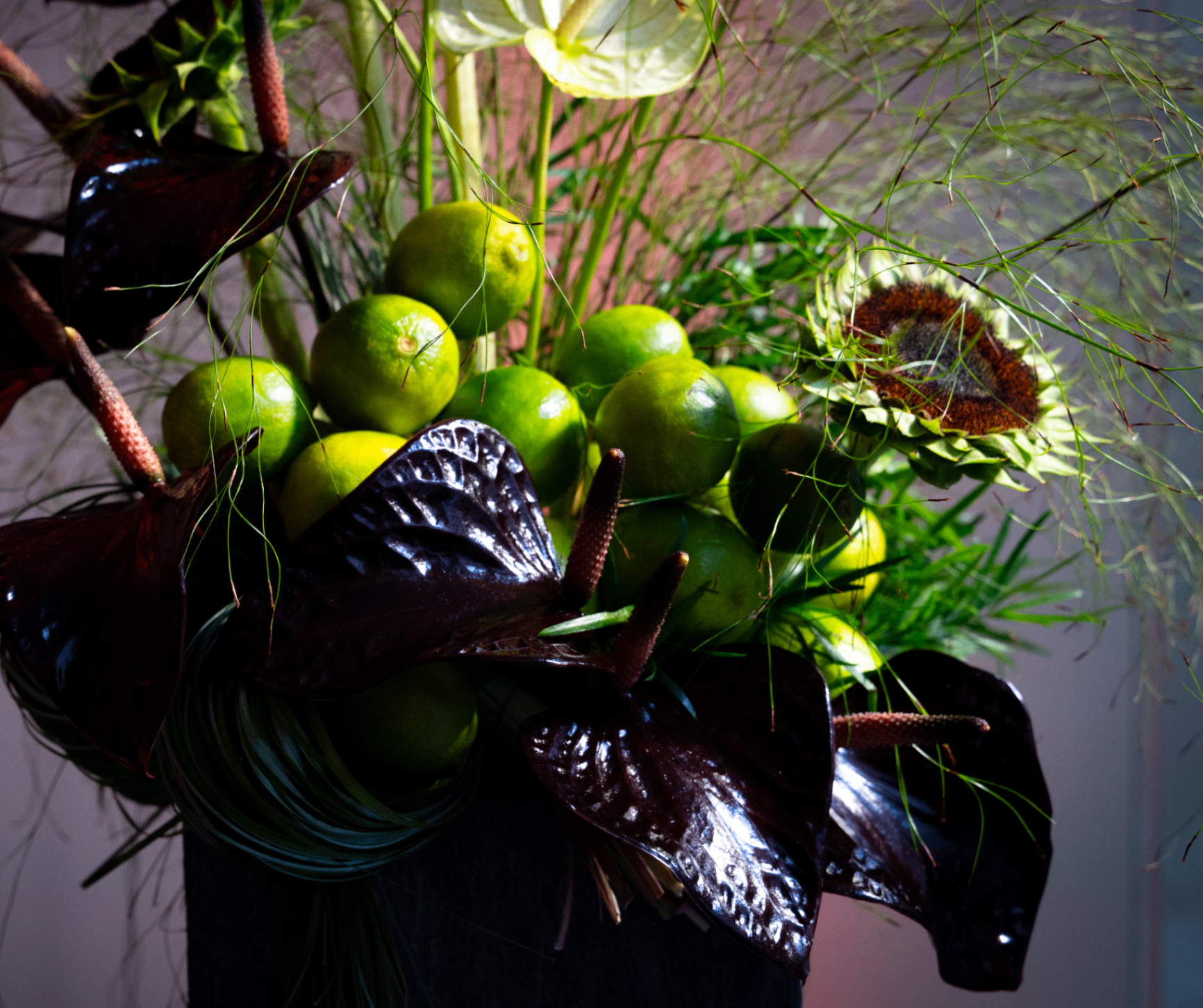 Convitio floral and fruit composition